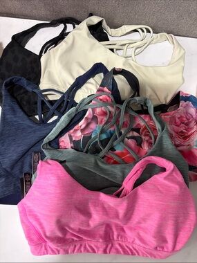 (6) Victoria secret Strappy Seamless Sports Bra - fair - no padding in them!!